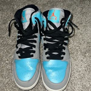 Kids size 6.5 Jordan sneakers